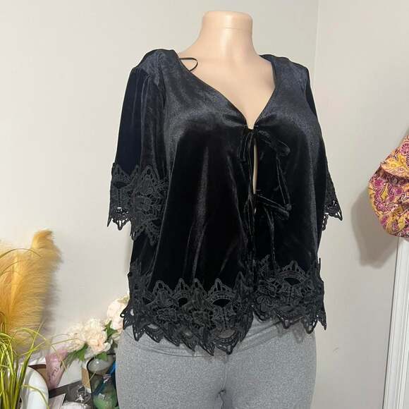 Calligraphie Black Velvet Lace Front Tie Top V-Neck Short Sleeve Blouse Size L - Picture 2 of 6